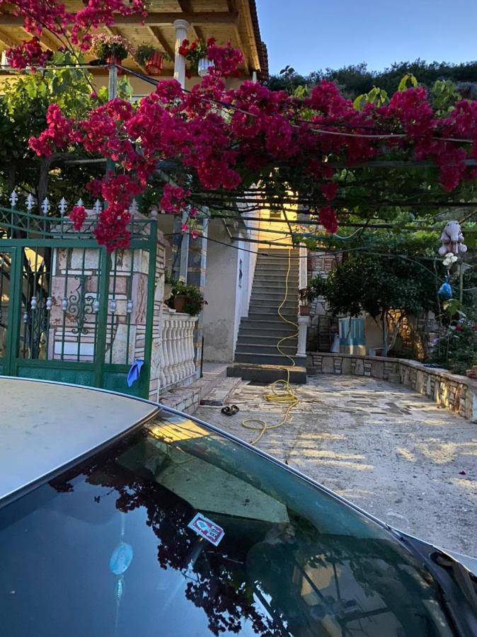 Vila Sinani Sarandë 외부 사진