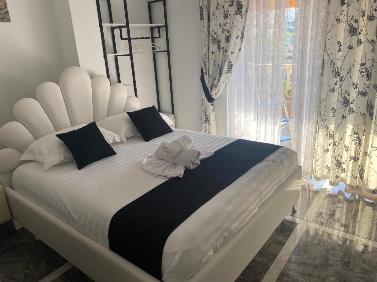 Vila Sinani Sarandë 외부 사진