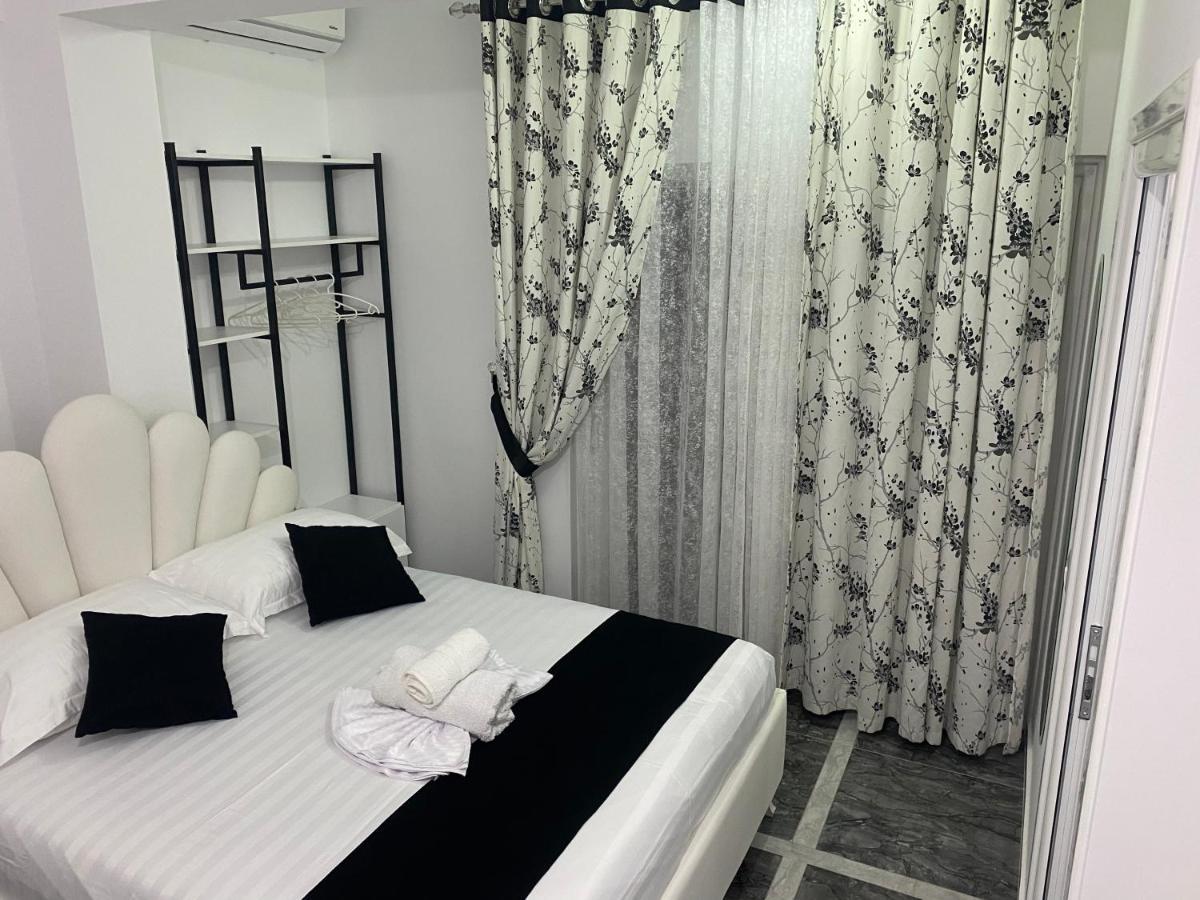 Vila Sinani Sarandë 외부 사진
