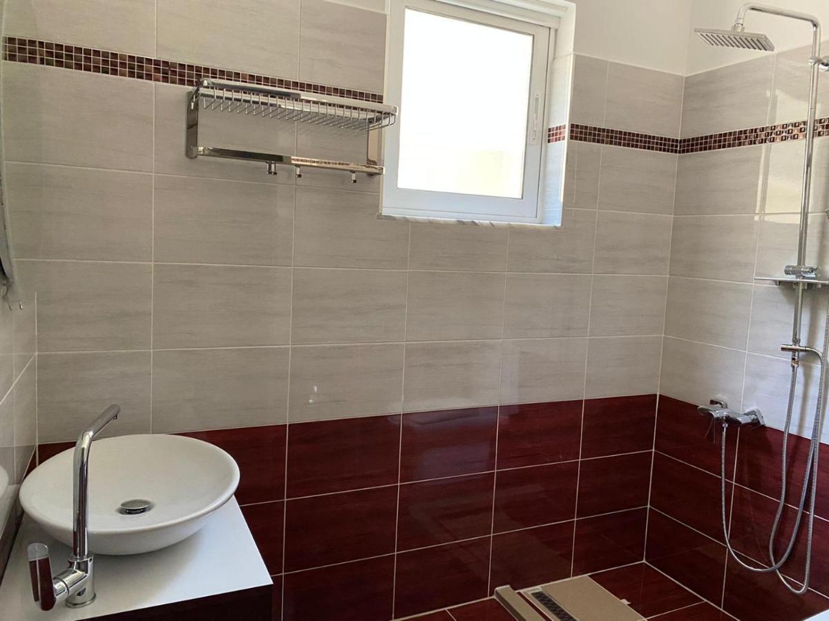 Vila Sinani Sarandë 외부 사진