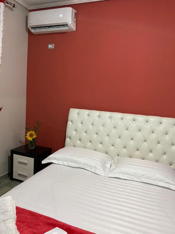 Vila Sinani Sarandë 외부 사진
