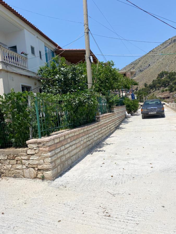 Vila Sinani Sarandë 외부 사진