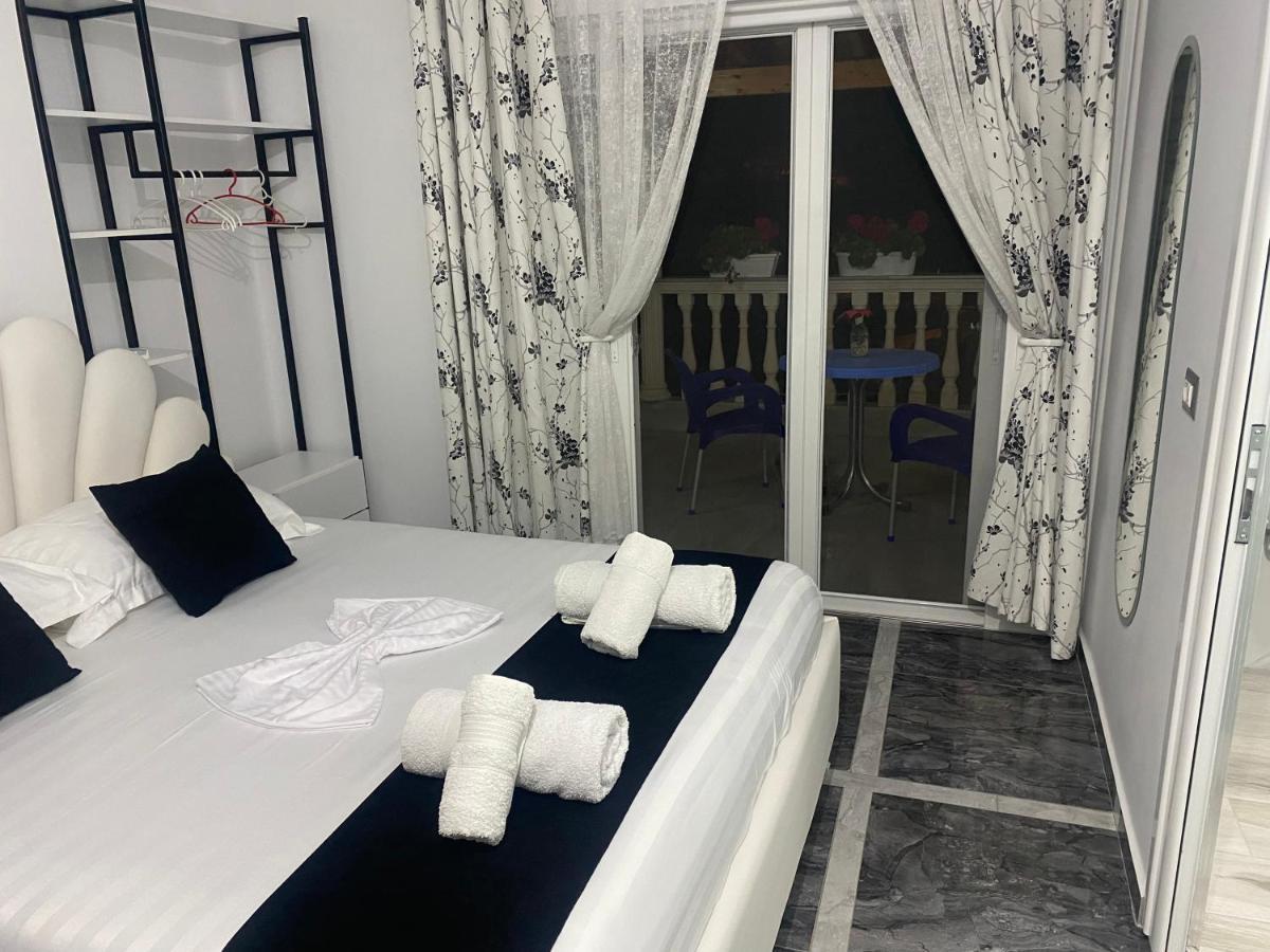 Vila Sinani Sarandë 외부 사진